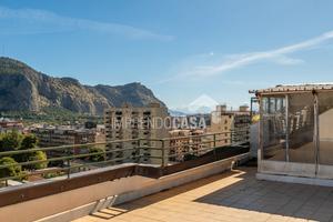 Attico panoramico con terrazzo di 250 mq