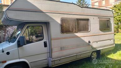 Camper mansardato CI