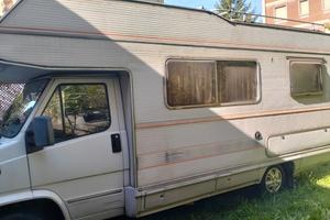Camper mansardato CI