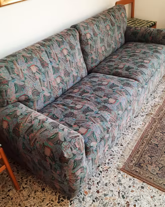 Divano tre posti