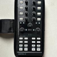 NATIVE INSTRUMENTS Traktor Kontrol X1 Mk2