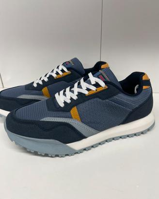 Scarpa sportiva in tessuto è similpelle leoss