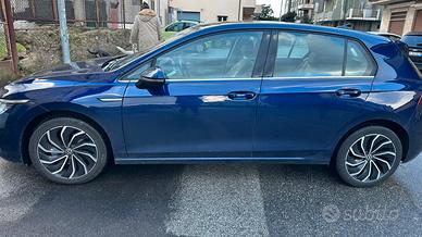 Volkswagen Golf VIII