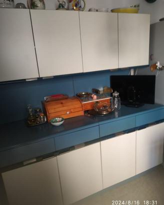 cucina angolare    bianca / carta da zucchero