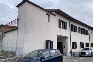 Abitazione di testa su 2 piani