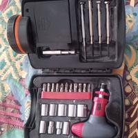 Kit attrezzi più torcia  vintage