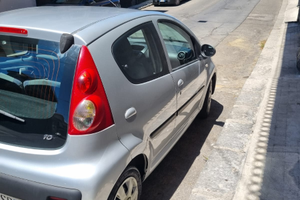 Peugeot 107 benzina cilindrata 1000