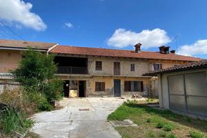 Rustico / Casale di 278 m² con più di 5 locali e b