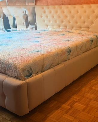 Letto matrimoniale contenitore+copritestiera