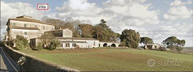 Rustico / Casale di 2744 m² con più di 5 locali e 