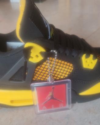 Scarpe Unisex Air Jordan 4 Retro taglia 38