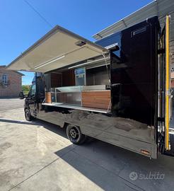 Autonegozio paninoteca ambulante food Truck