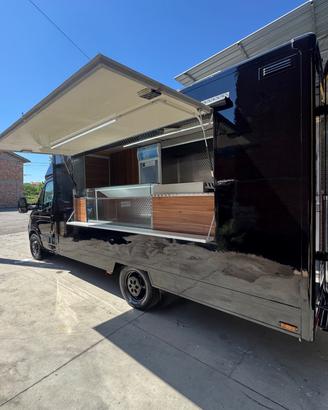 Autonegozio paninoteca ambulante food Truck