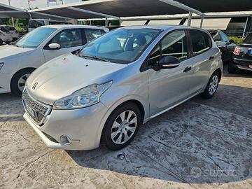 PEUGEOT 208 1.4 8V HDi 68CV 5p. Allure