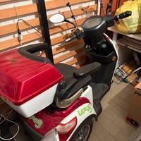 Scooter tre ruote elettrico x disabili