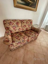 Divano 2 posti fantasia floreale