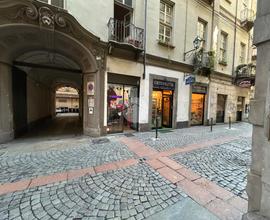 NEGOZIO A TORINO