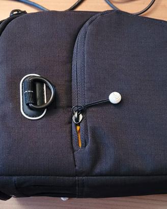 Custodia-borsa per macchina fotografica con tele.