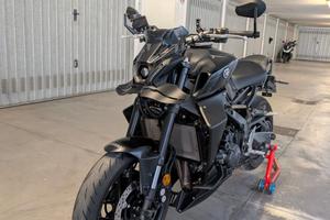 Yamaha MT09 AKRAPOVIC line titanium