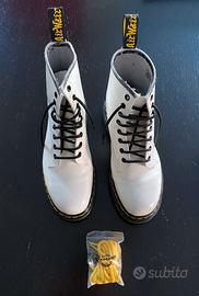 Anfibi Dr. Martens 1460 in pelle bianca liscia