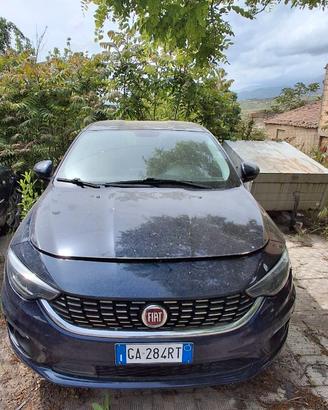 Fiat Tipo 2021 senza motore e cambio