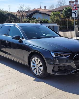 Audi A4 Avant 35 TDI 2.0 Business 163cv s-tronic