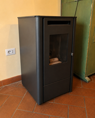 STUFA A PELLET EVA STAMPAGGI THELMA 9 kW