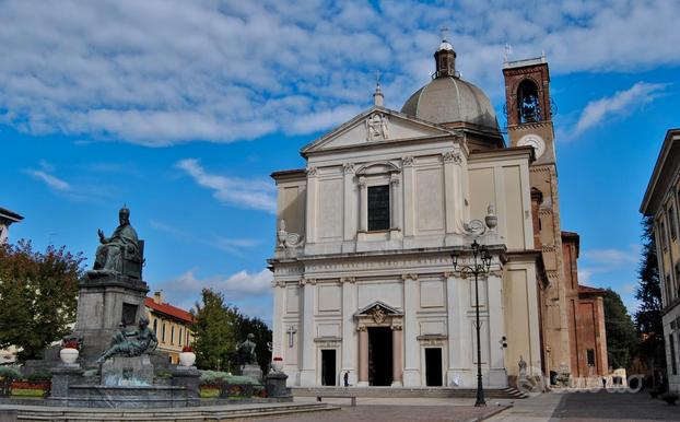 Bilocale a desio con terrazzo e box singolo