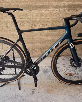 BICI  DA STRADA  SCOTT ADDICT RC PRO