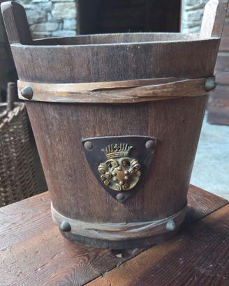 secchiello in legno fatto a mano