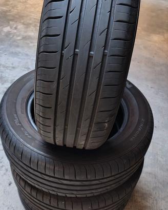 Gomme 215/60/16