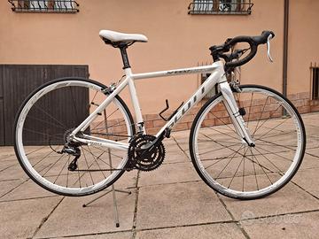 Bici da strada Scott Speedster 45