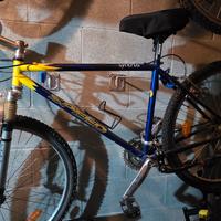 MOUNTAIN BIKE SPEED SYNCROS 