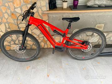 Bicicletta Mtb elettrica a pedalata assistita
