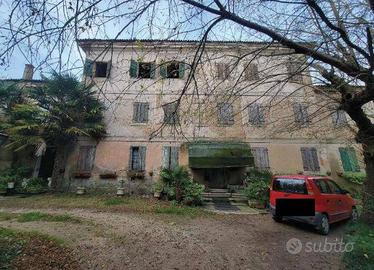 Immobile in asta di 1202 m² con più di 5 locali a 