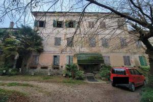 Immobile in asta di 1202 m² con più di 5 locali a 