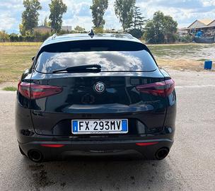Stelvio total blak 190cv
