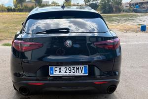 Stelvio total blak 190cv