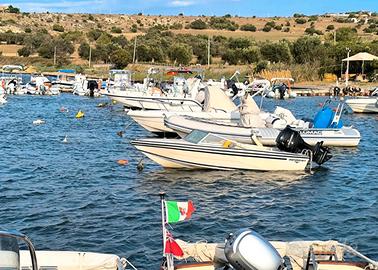 Motoscafo Glastron V 142