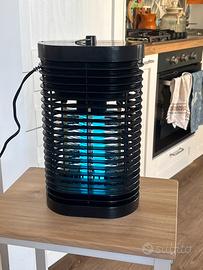Ammazzamosche elettrico
