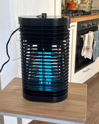 Ammazzamosche elettrico