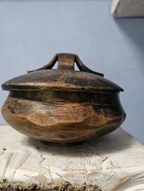 Ciotola legno antica con coperchio