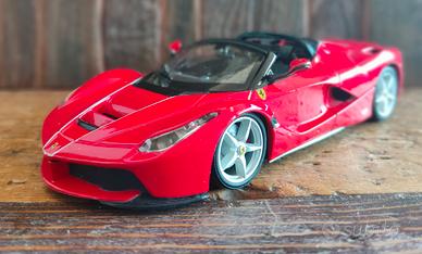 1:24 BURAGO Ferrari Laferrari Aperta Spider 2016 R