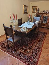 Tavolo e 4 sedie in stile 