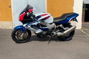 VTR 1000 F
