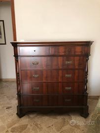 Cassettone in noce antico  da camera da letto
