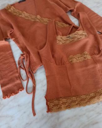 Twin set maglia incrociata e top nuovo