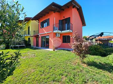 VILLA A SCHIERA D'ANGOLO A MAZZÈ