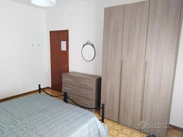 Camera singola con letto matrimoniale