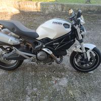 Ducati Monster 696 - 2009